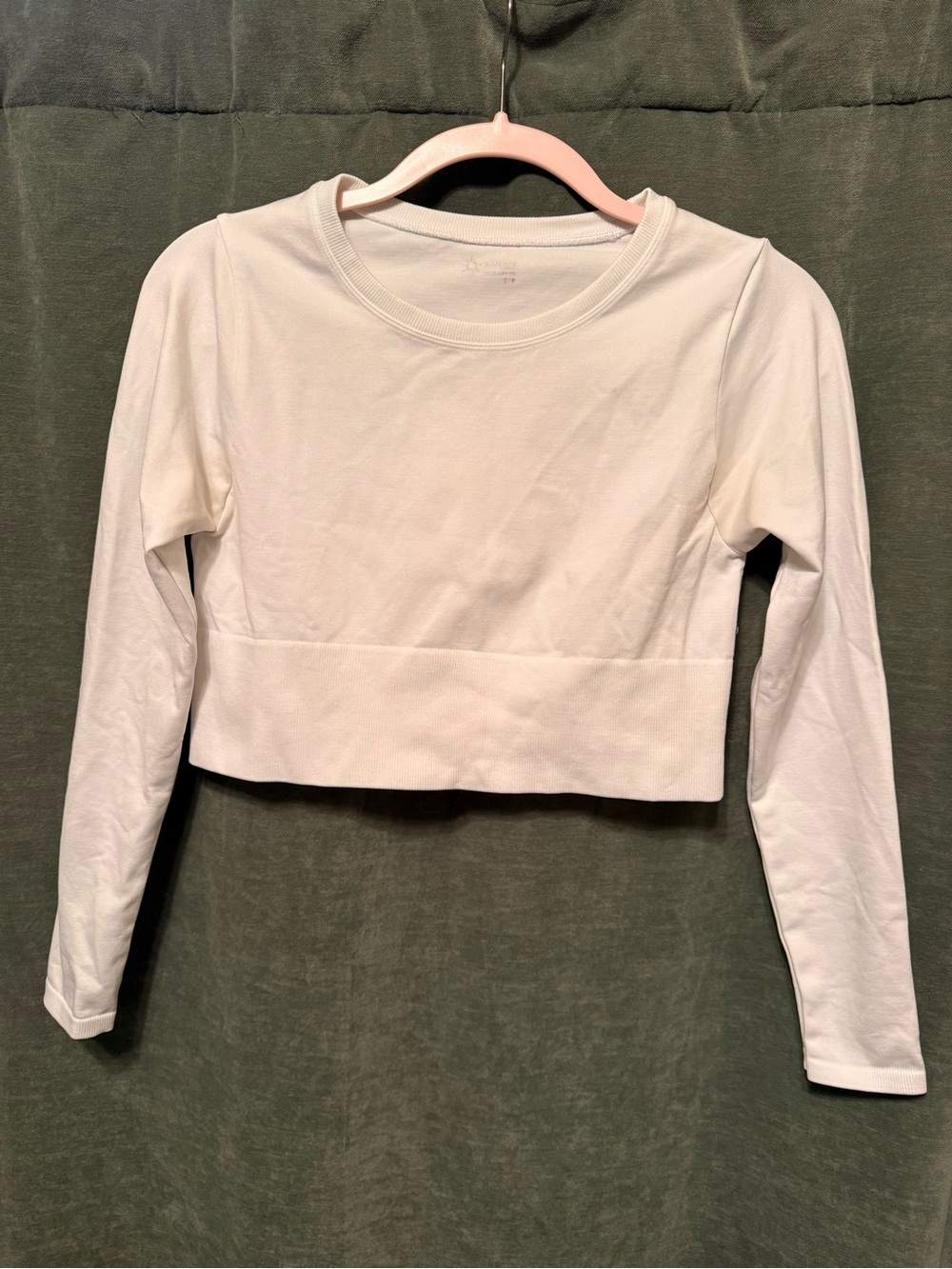 Aerie Offline Cropped Long-Sleeve Workout Top in White
